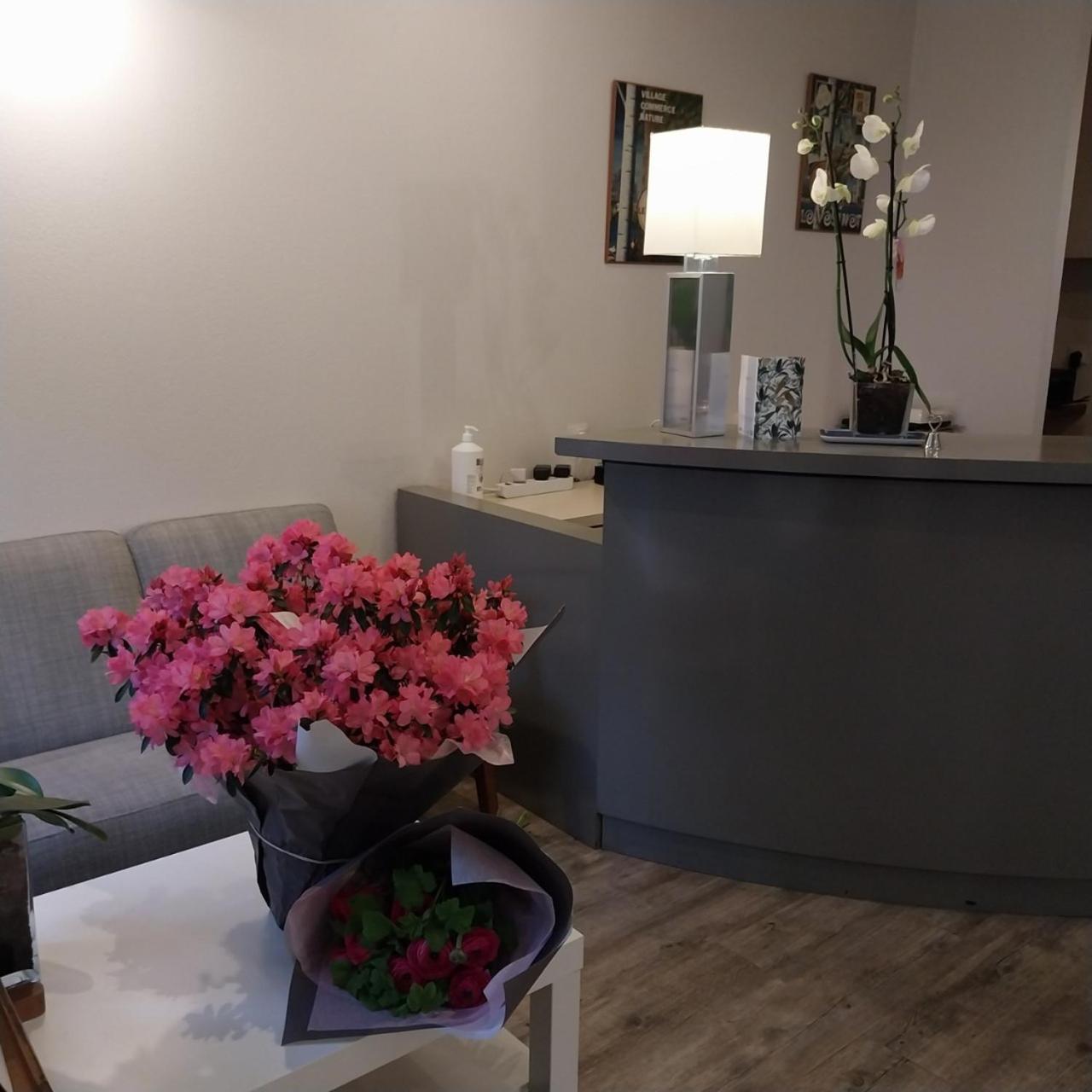 Hotel Paris Vesinet- Logis Hotel Restaurant Le Vésinet Kültér fotó