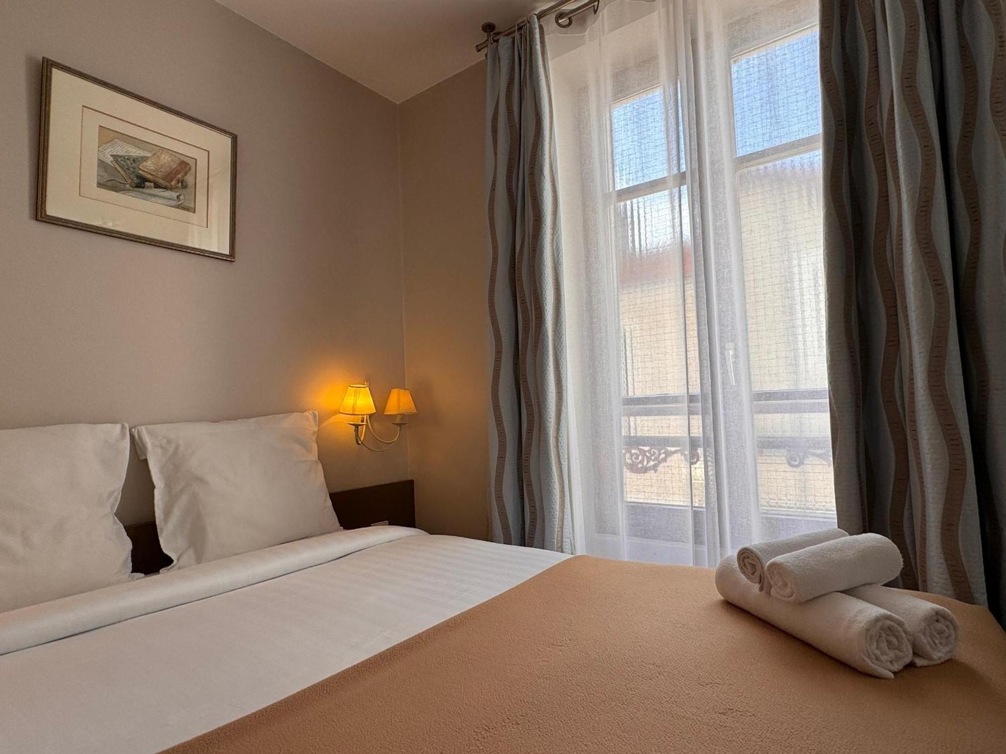 Hotel Paris Vesinet- Logis Hotel Restaurant Le Vésinet Kültér fotó