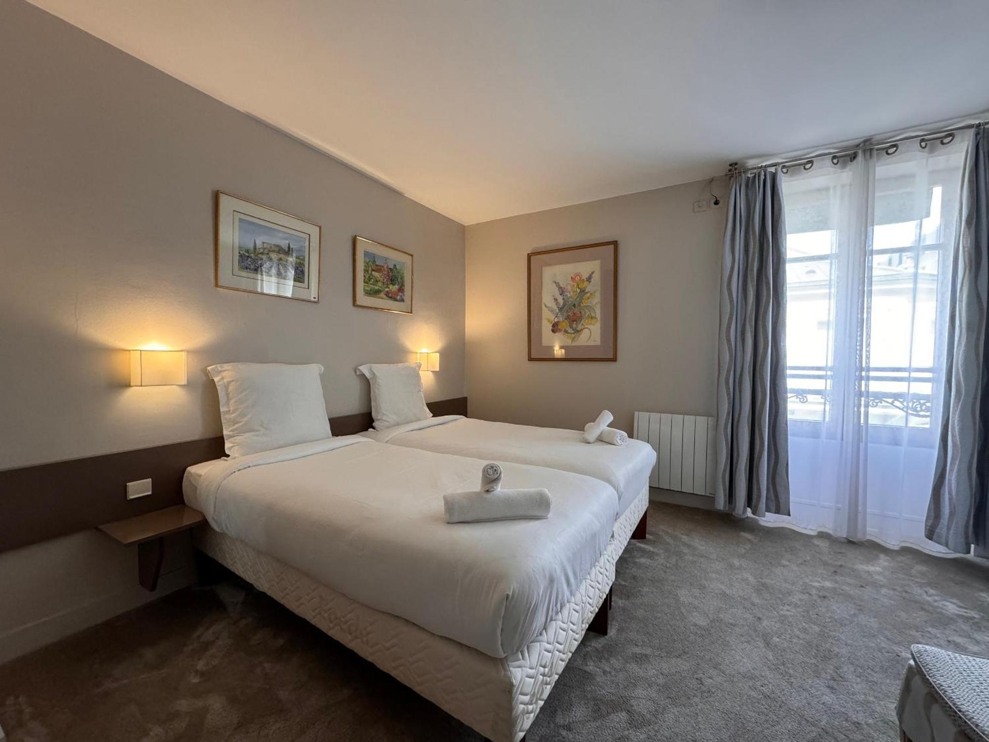 Hotel Paris Vesinet- Logis Hotel Restaurant Le Vésinet Kültér fotó